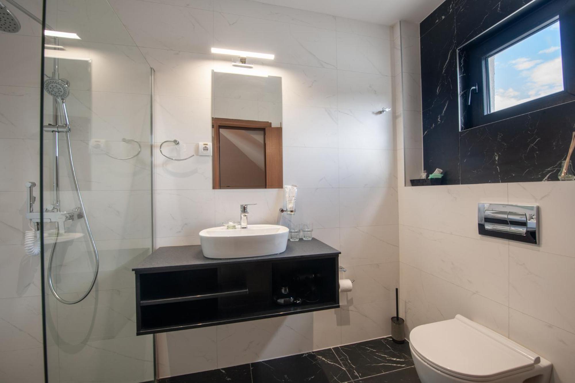Hotel Kralj Kraljevo Oda fotoğraf