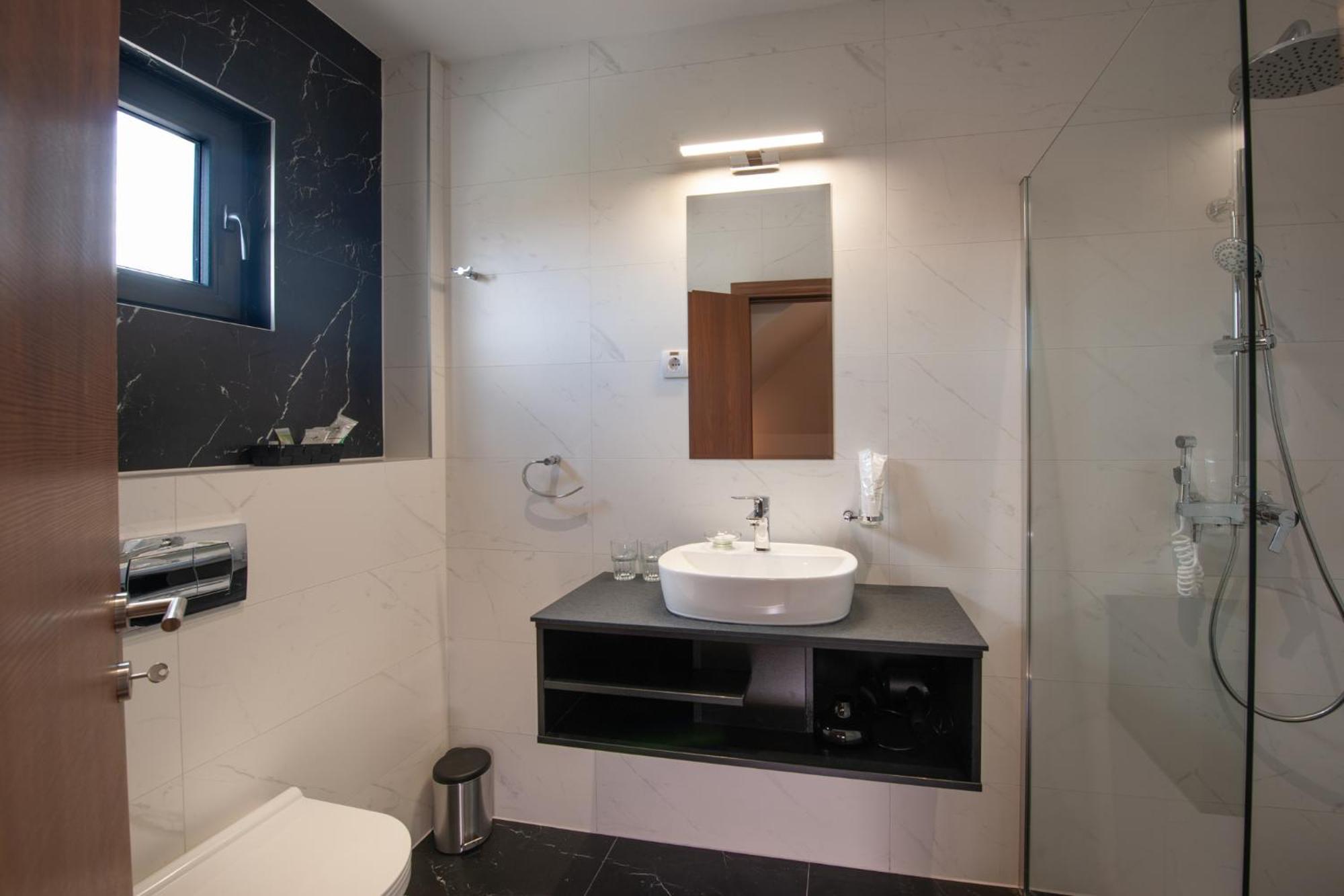 Hotel Kralj Kraljevo Oda fotoğraf